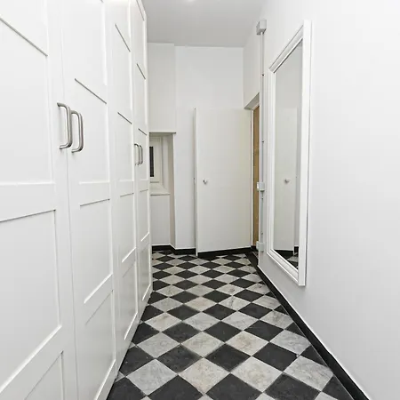 Iflat Historical Luxury San Luca 11 A * Genua