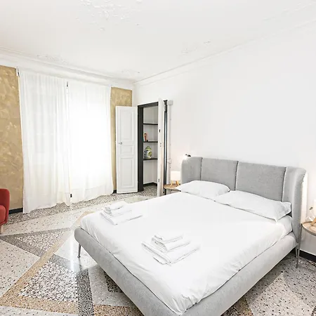 Iflat Historical Luxury San Luca 11 A アパート ジェノヴァ