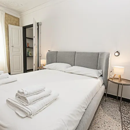 Iflat Historical Luxury San Luca 11 A アパート *